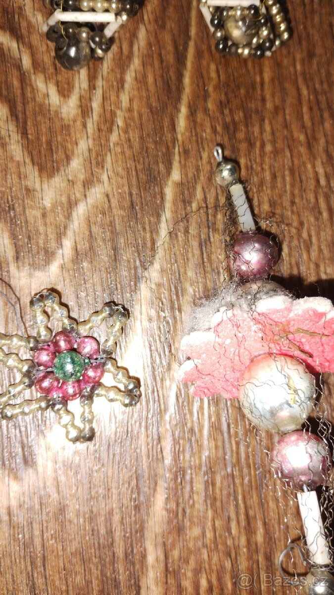 Vánoční ozdoby korálkové atd. - 16