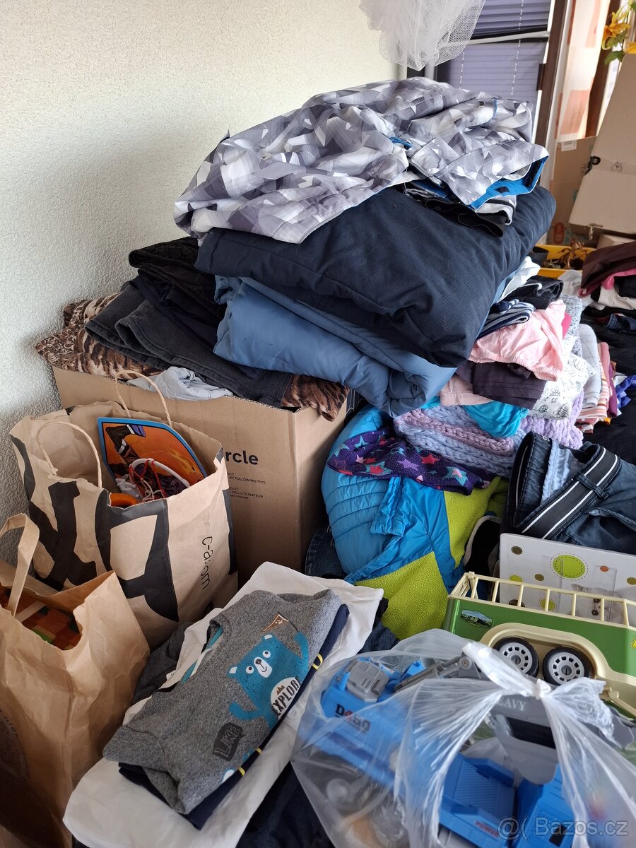 Mix oblečení dámské/dívčí - 16