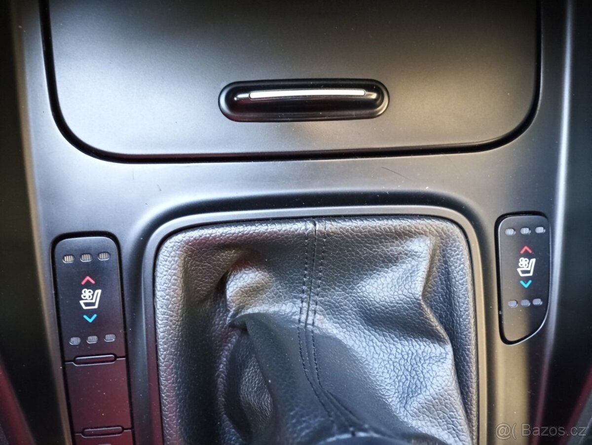 Kia Carens 7 MÍST - 16