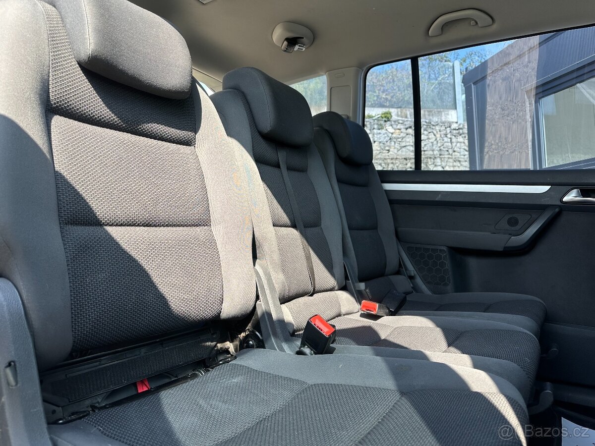 Volkswagen Touran 2011 - 16