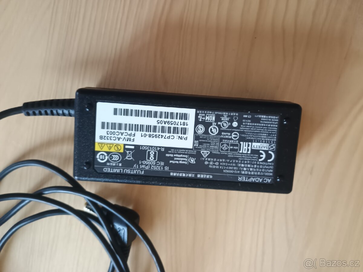 Fujitsu Lifebook E548 s dokovací stanicí - 16