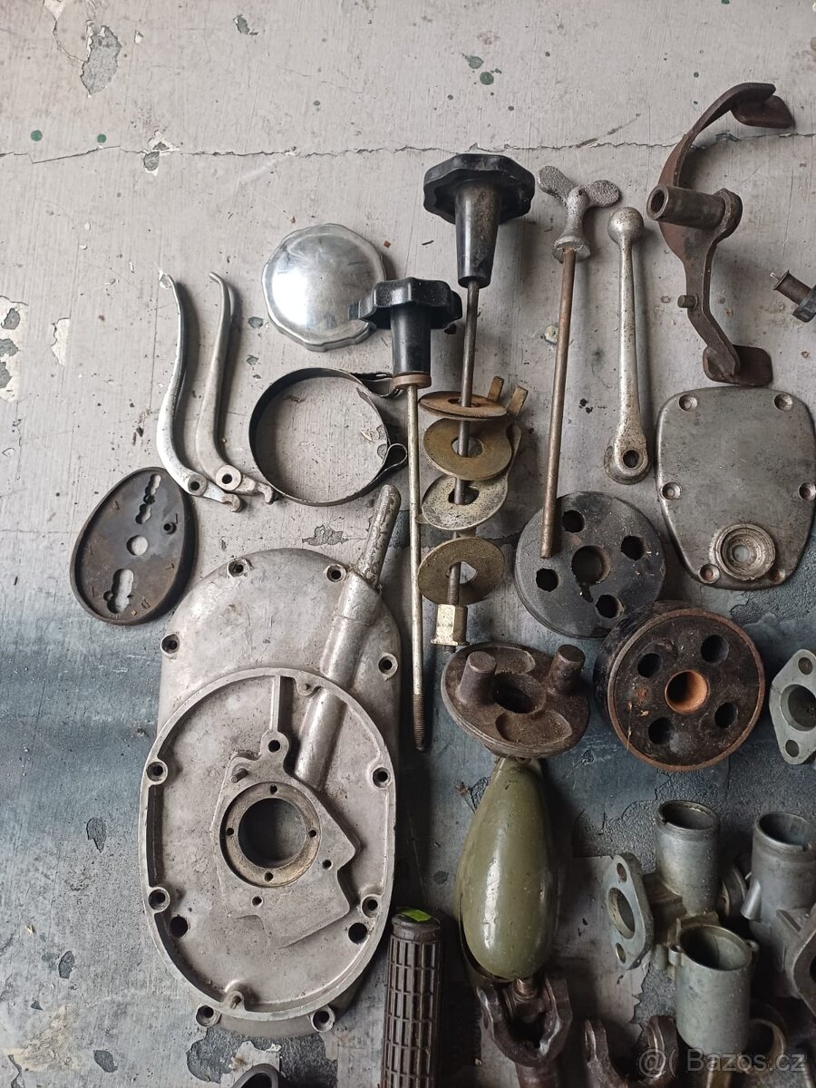 Prodám na motocykl M 72 různé náhradní d - 16
