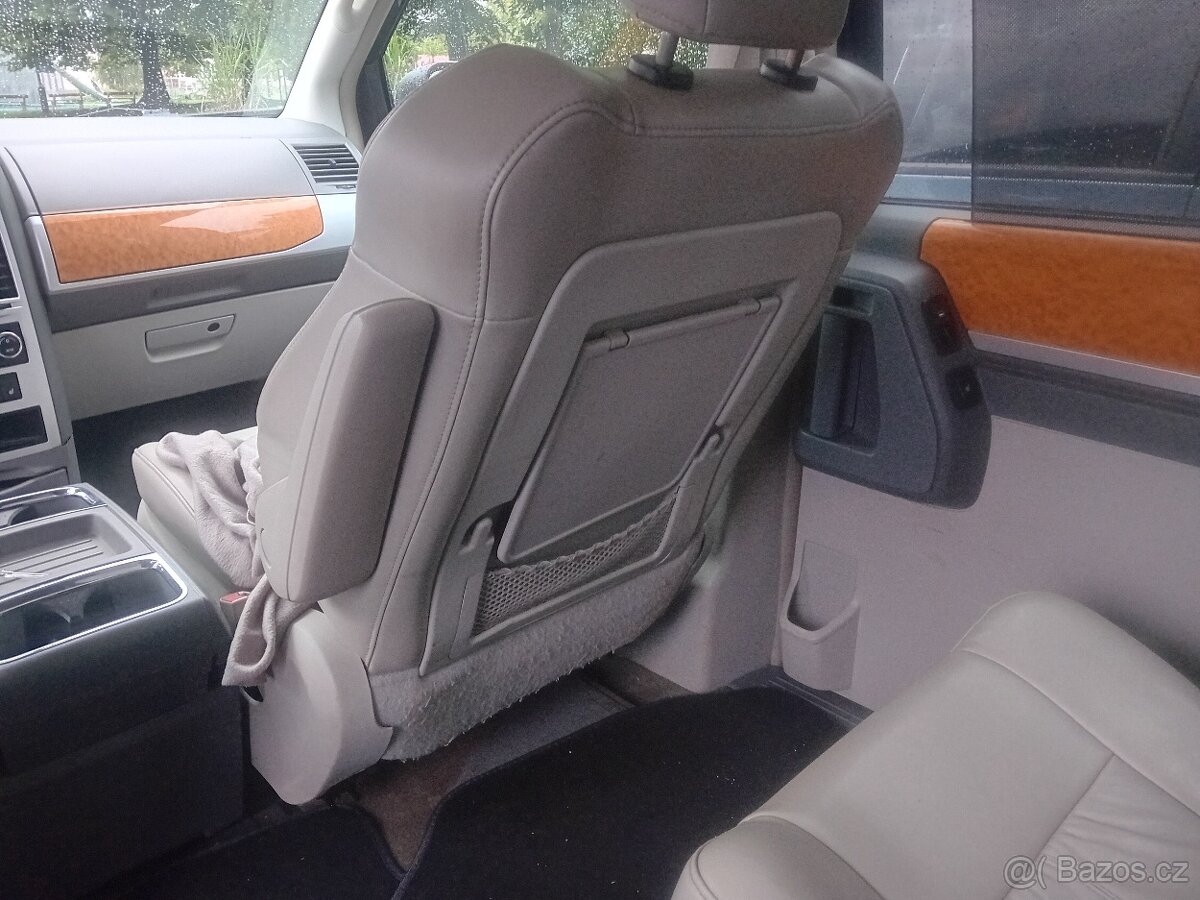 Chrysler Grand Voyager - 16