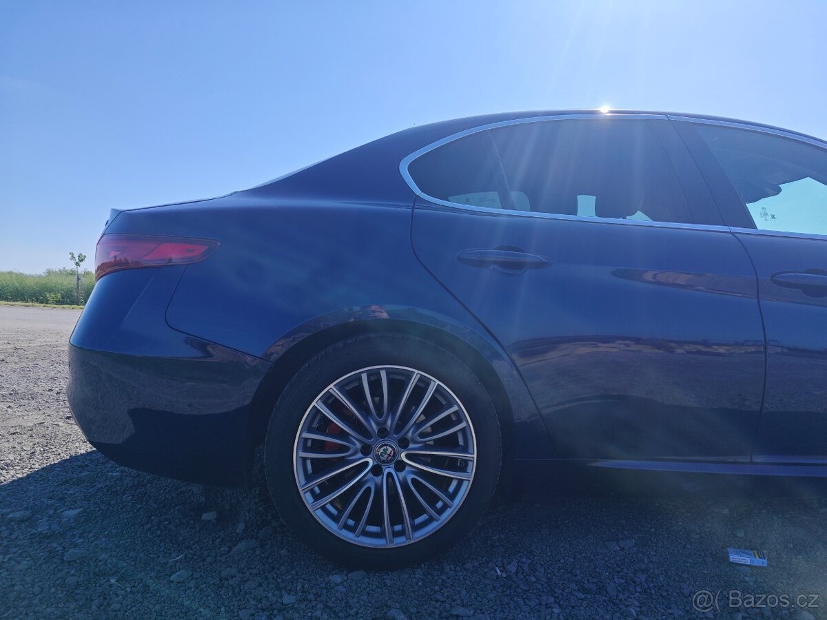 Alfa Romeo Giulia 2.2JTD-dohoda - 16