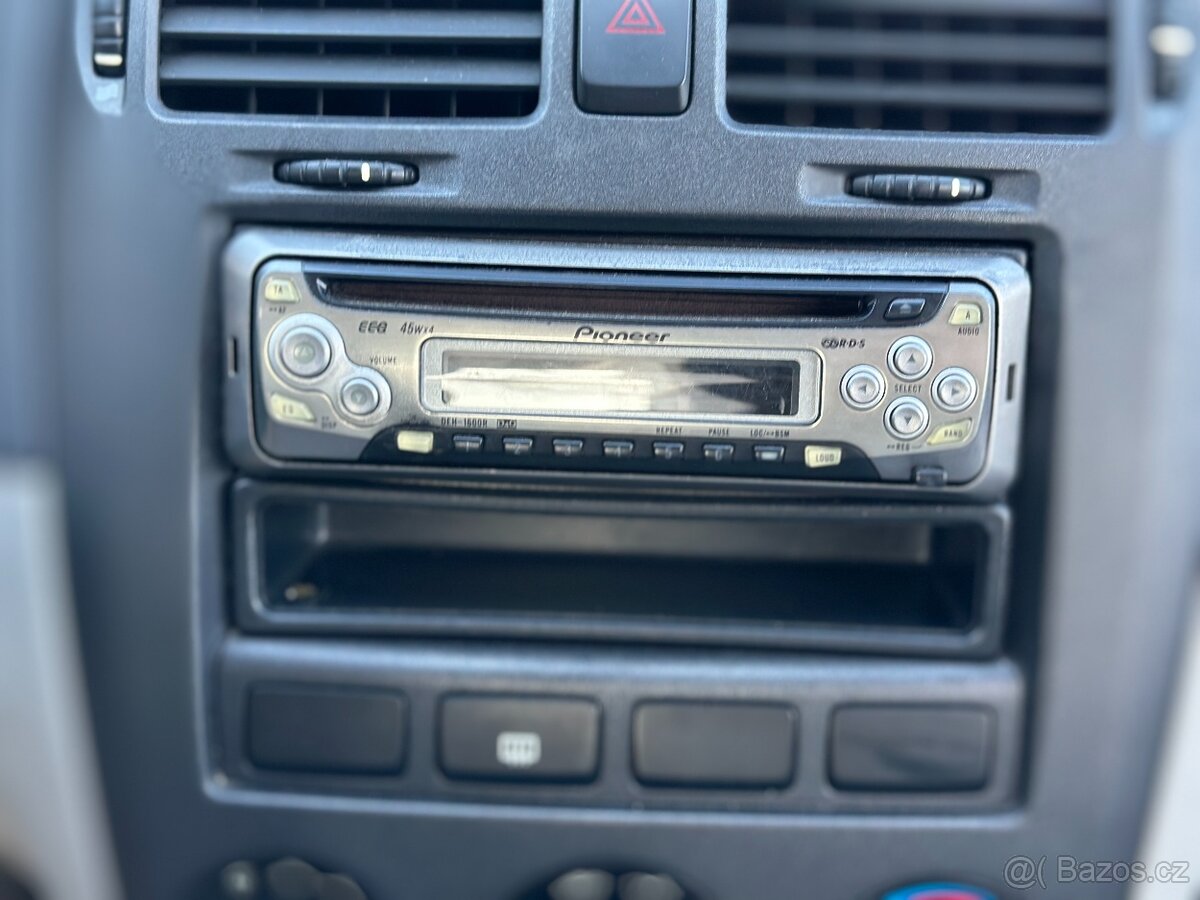 Kia Cerato 2004 - 16