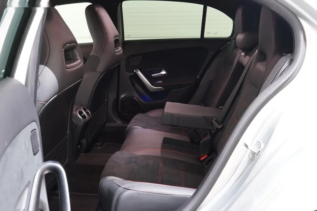 Mercedes-Benz Třídy A, A200D,NIGHT,AMG,ČR,DPH,ZÁRUKA - 16