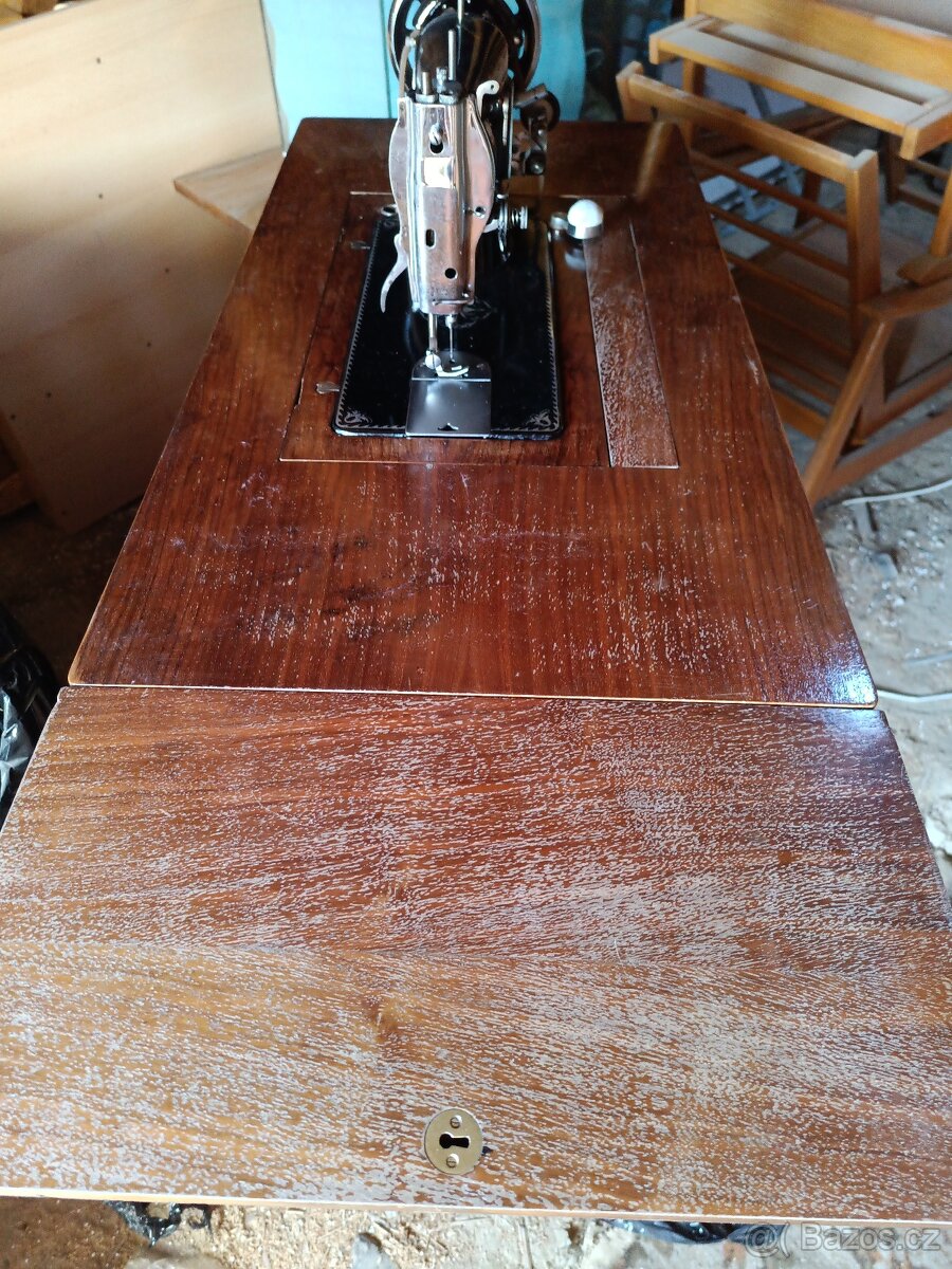 Šicí stroj Mercedes - 16