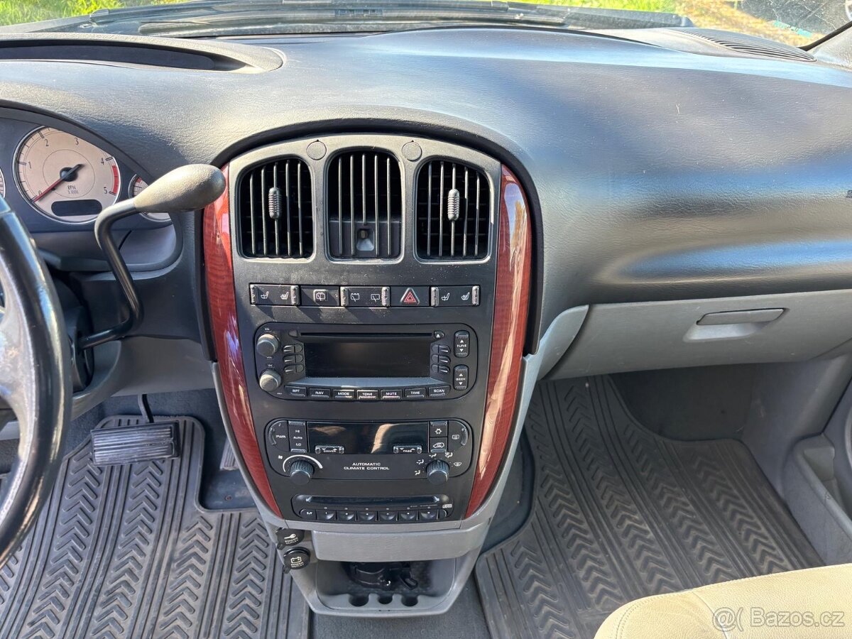 Chrysler Grand Voyager 2.8 CRD Automat 7 Míst - 16