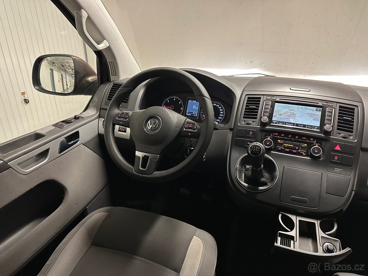 VW MULTIVAN LIFE T5.1 2.0TDI 103kW WEBASTO 7MÍST TEMPO TAŽNÉ - 16
