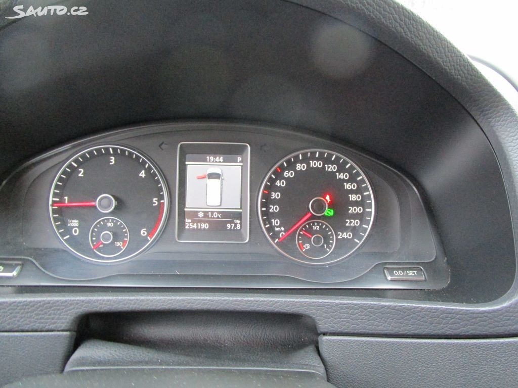 Prodám Volkswagen Multivan, 2,0TDI-4x4-DSG-132KW-KOUPEN ČR - 16