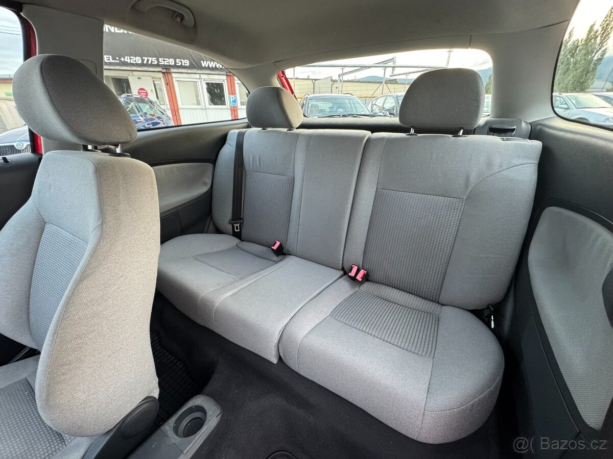 Seat Ibiza 1,4i 55 KW KOLA STK - 16