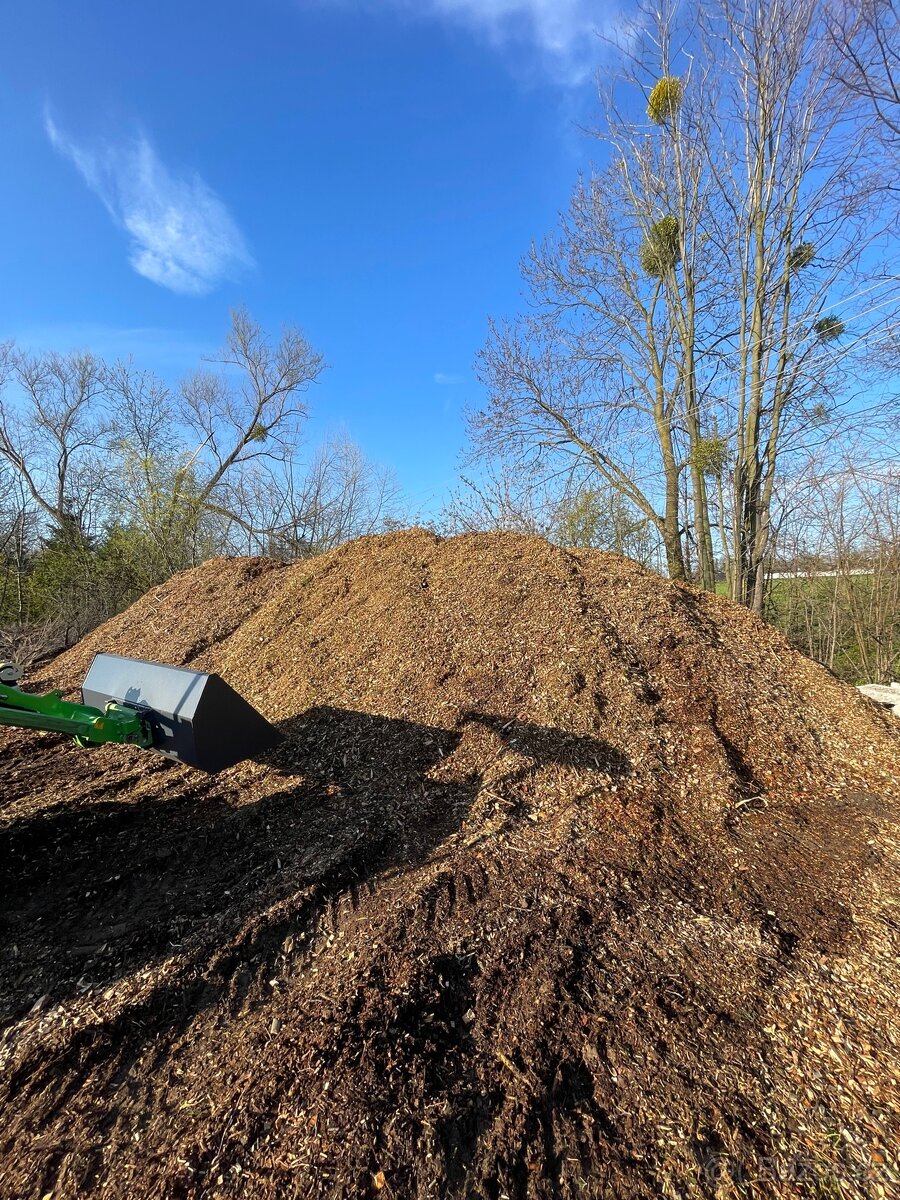 Dřevní štěpka, mulč do záhonu nebo jako palivo - biomasa - 16