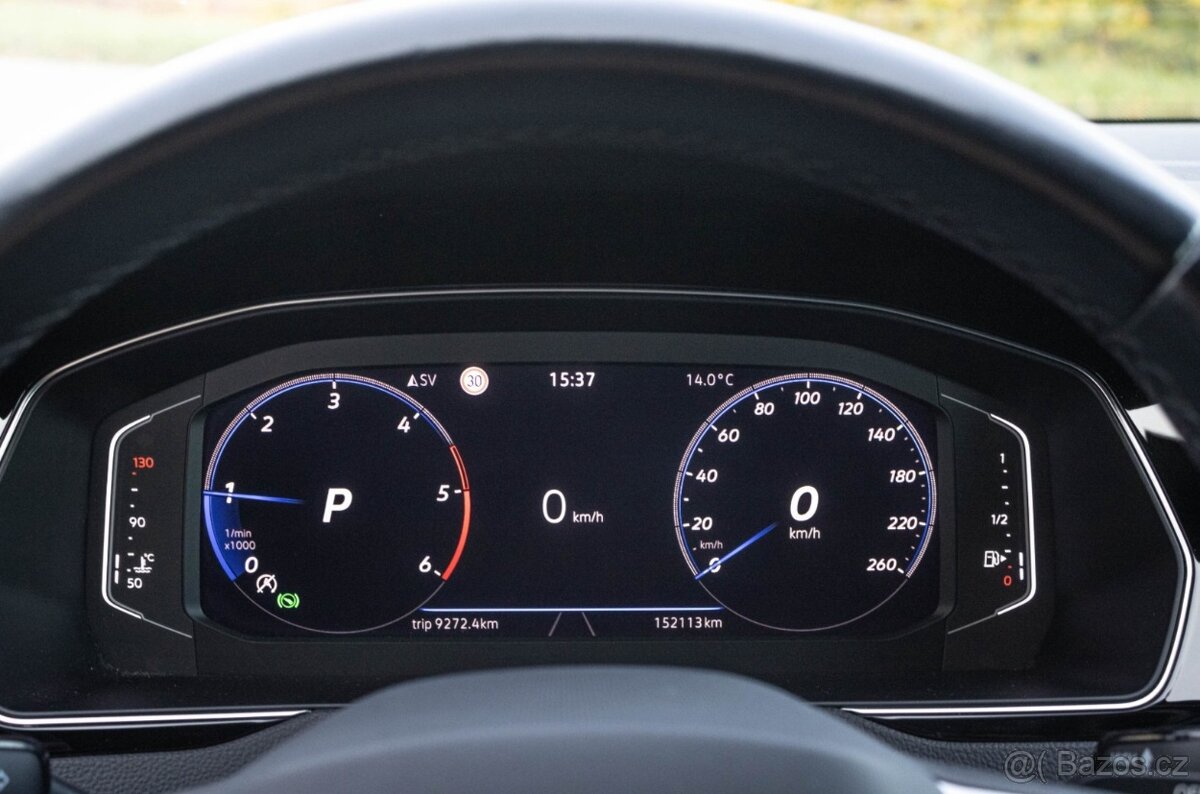 Volkswagen Passat Variant 2.0 TDI Elegance DSG - 16