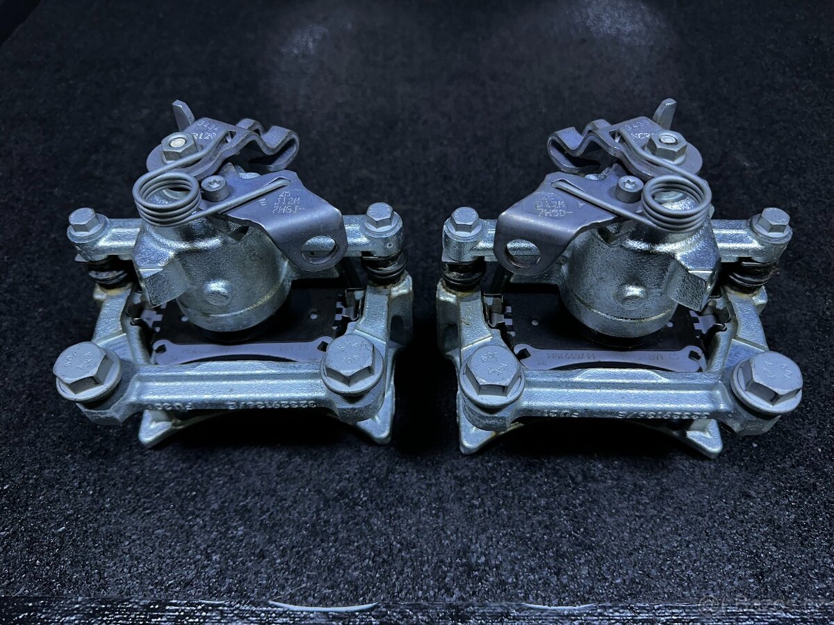 VW Transporter T6 T6.1 Brzdy komplet Kotouce Desticky - 16