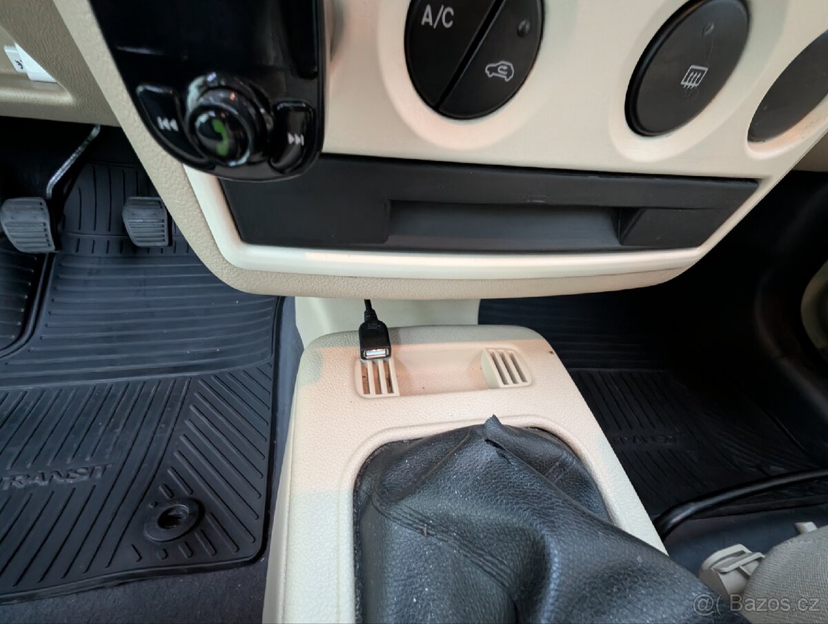 Ford Tourneo Connect 1.8 TDCI + spací nástavba - 16