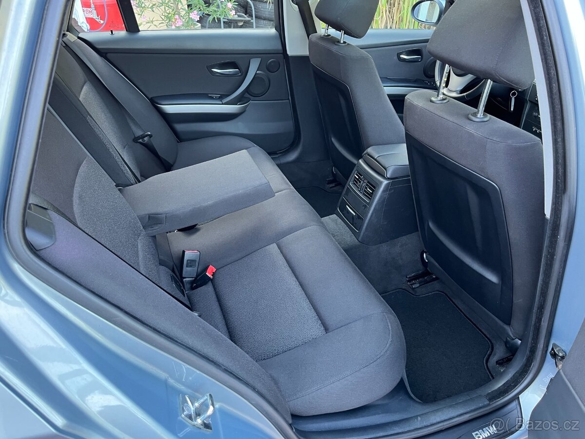 BMW Řada 3, 320i 110kW Navi-Panorama-Serviska - 16