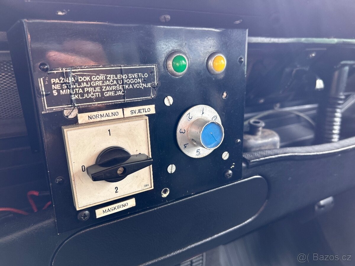 Prodám Land Rover 109 Series III - 16