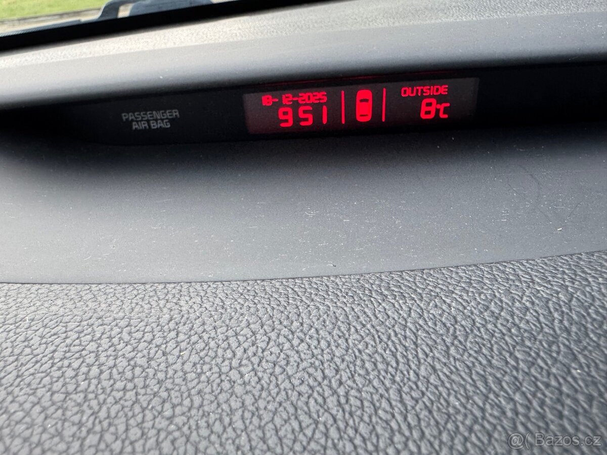 Kia Ceed kombi 1.6 GDI 99kW/135k Exclusive, ČR - 16