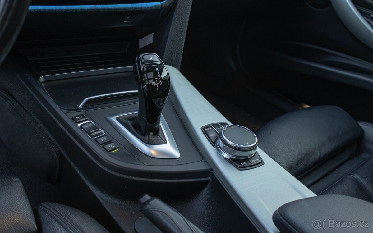 BMW 320 xDrive F31 2.0D 2017 - 16