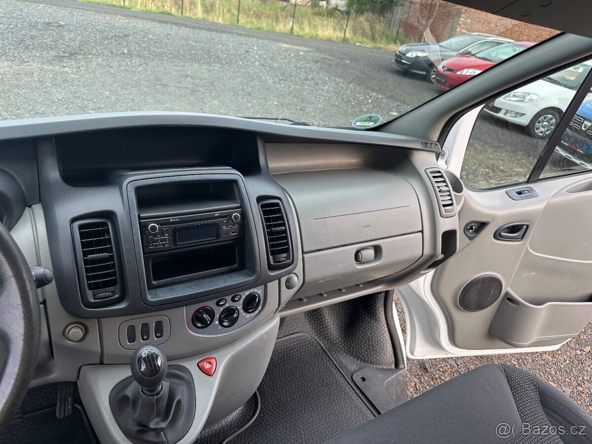 Opel Vivaro 2,0DCi 84KW L2H1 MANUÁLNÍ KLIMATIZACE - 16