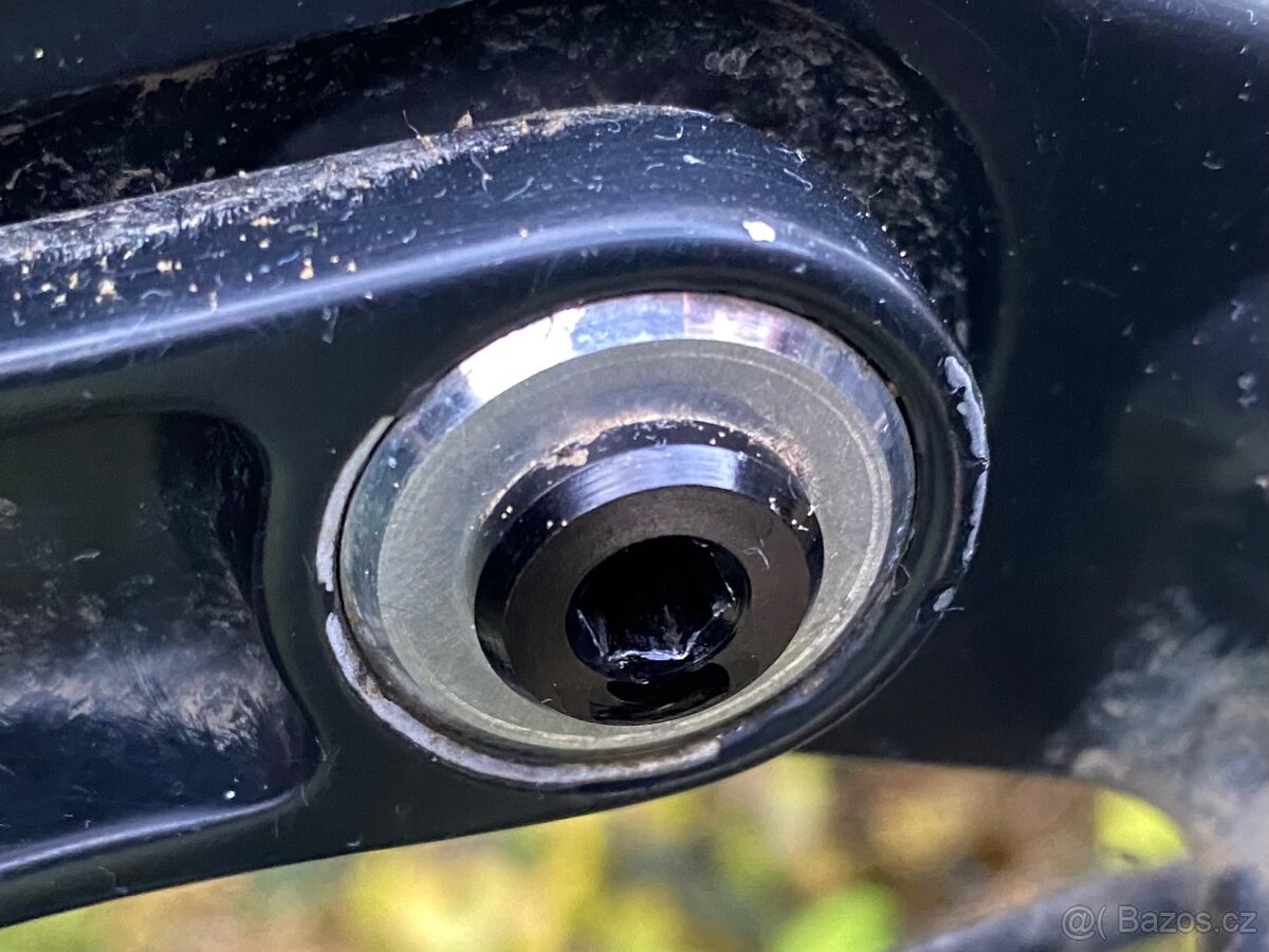 Yt industries capra - 16