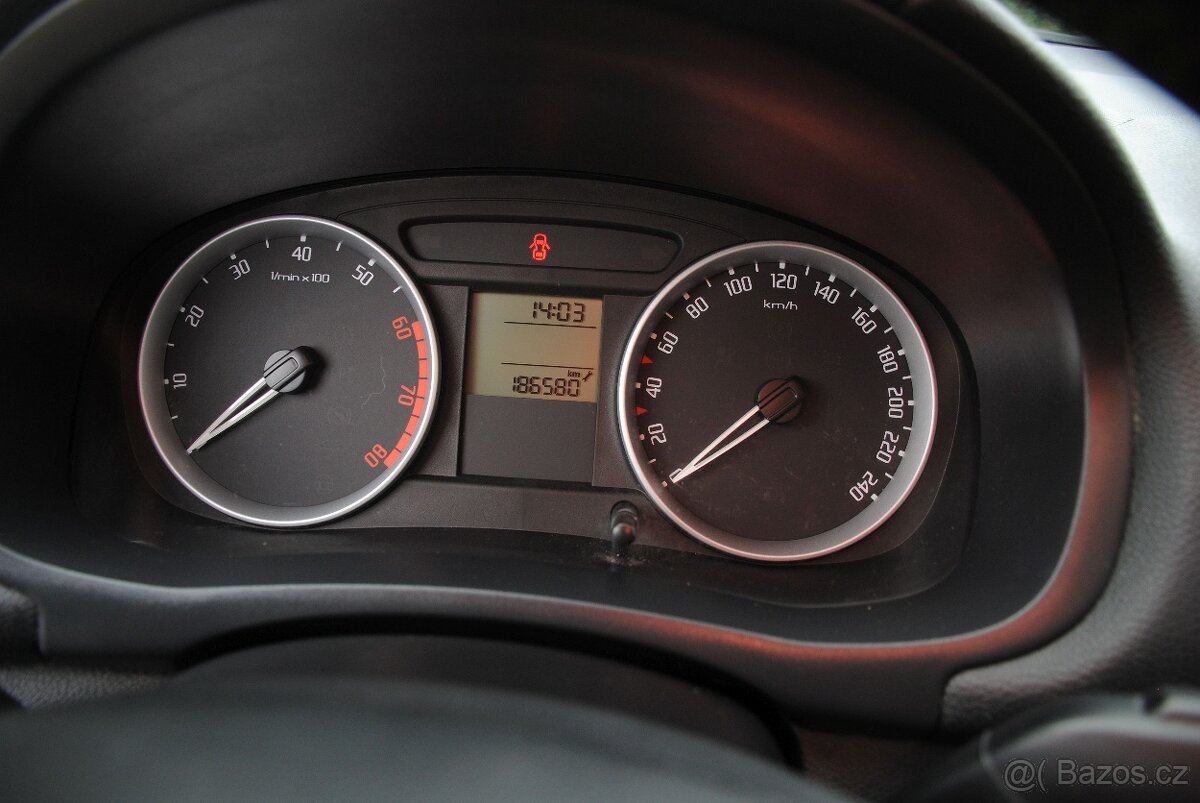 Škoda Roomster SCOUT 1.6 77kW - climatronic - 16