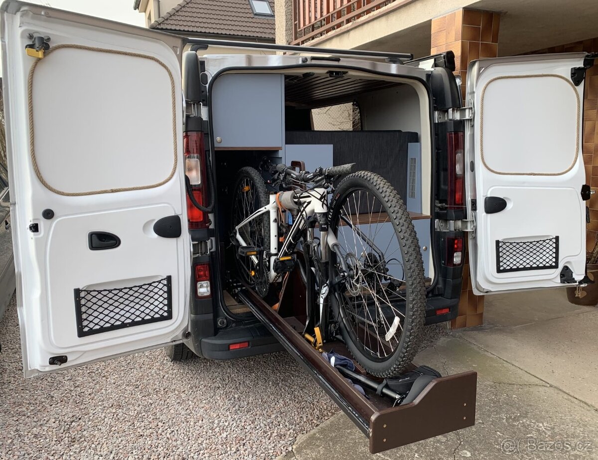 Prodám obytný Renault Trafic 1.6 dci (85kW) - 16