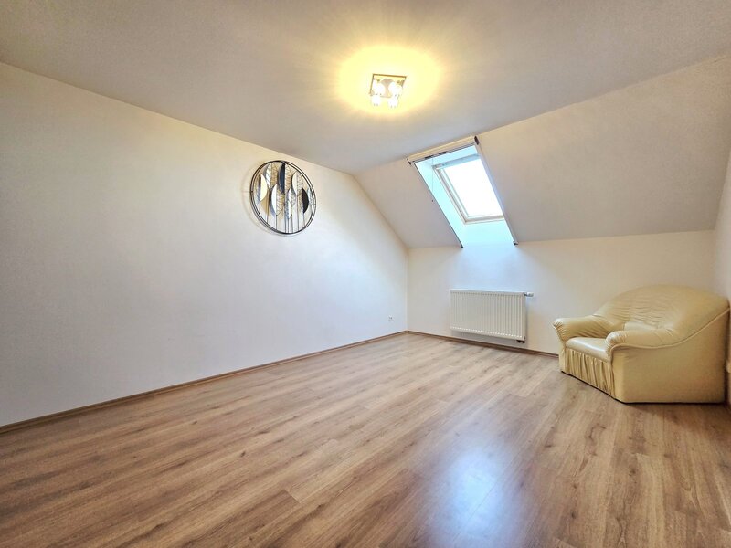 Prodej RD 6+kk 213 m2, na pozemku 287 m2 - 16