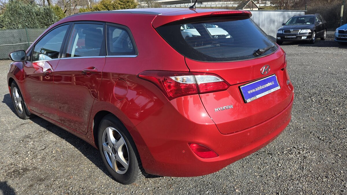 HYUNDAI i30 1.6GDI STYLE 99KW - 16