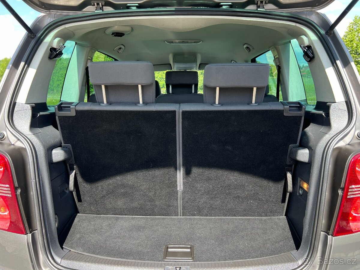Volkswagen Touran, 2.0 TDi 125kW 7 MÍST, TAŽNÉ - 16
