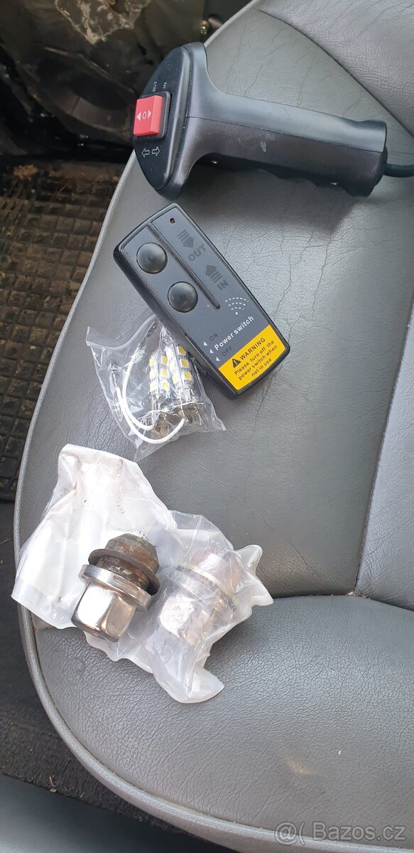 LAND ROVER DISCOVERY 2 - 16