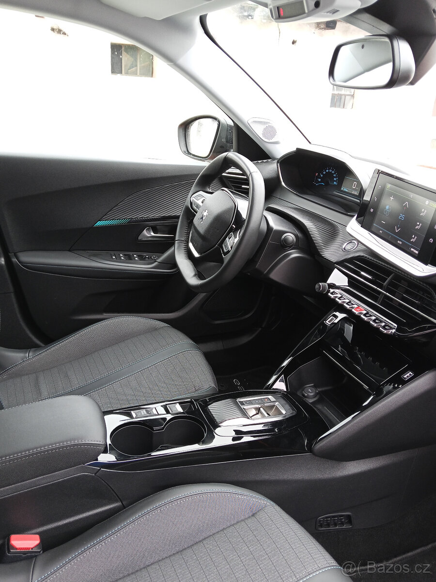 Peugeot e-2008, Allure, 22 tis. km, 100 kW - 16