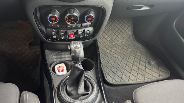 MINI COOPER S CLUBMAN - 16