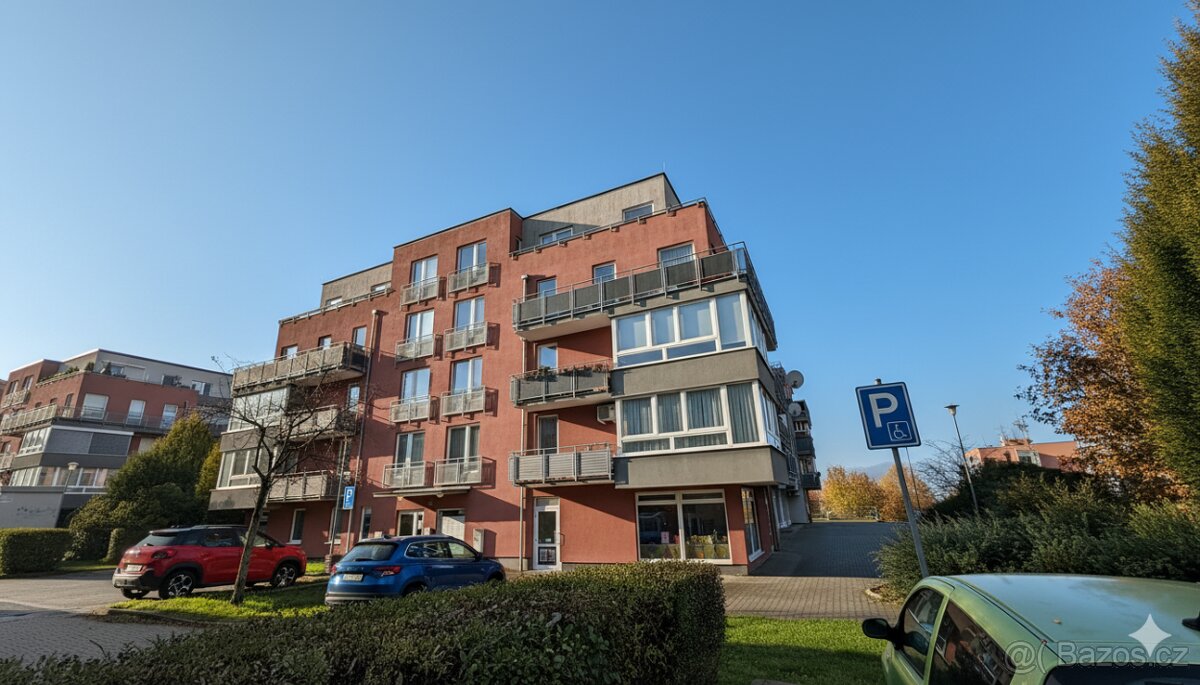 Pronájem nadstandardního bytu 3+kk s terasou a výhledem na Z - 16