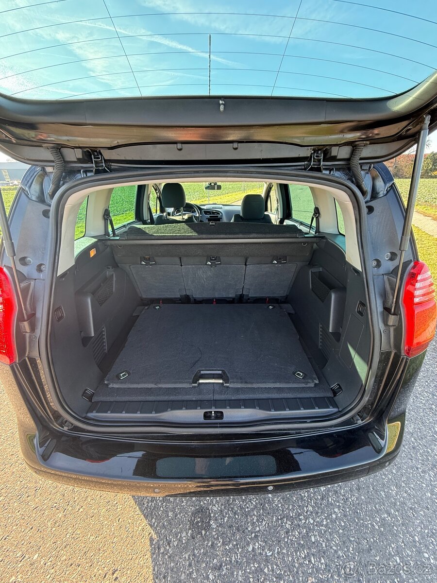 PEUGEOT 5008 2.0HDi 110kW, NOVÉ ROZVODY, KLIMA, PO SERVISU - 16