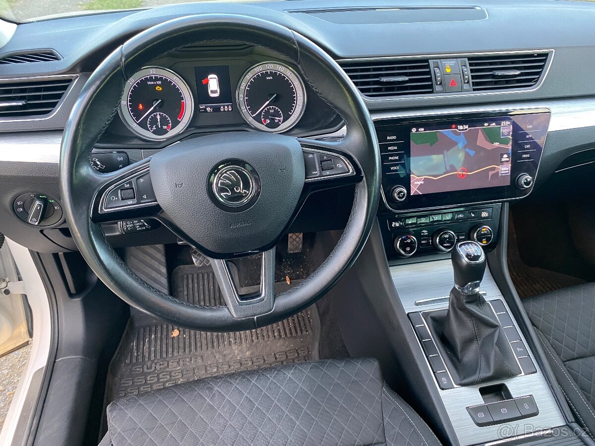 Škoda Superb 2,0 TDI 110 kw Ambition Combi - 16