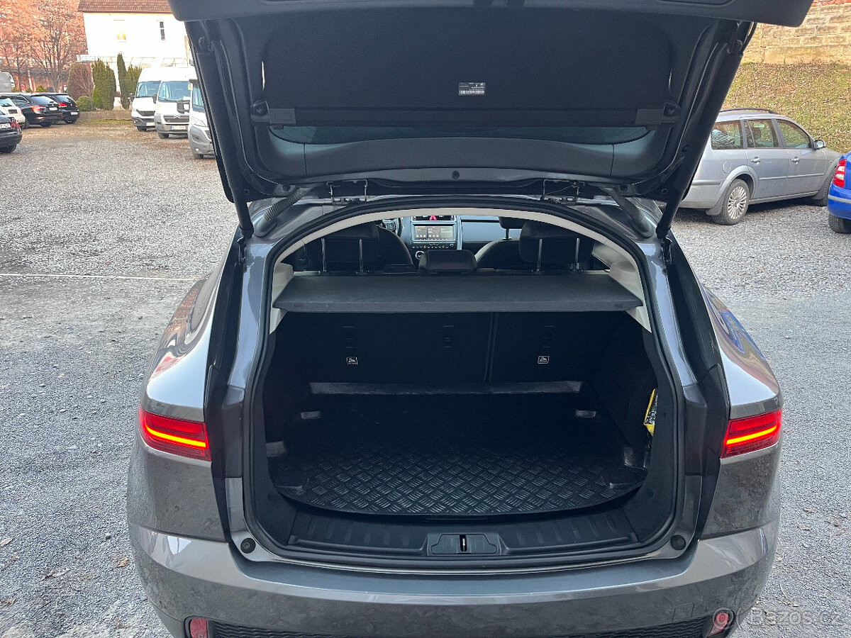 Jaguar E-Pace 2.0 D 150 AWD, LED,4X4,AUT,ČR DPH - 16
