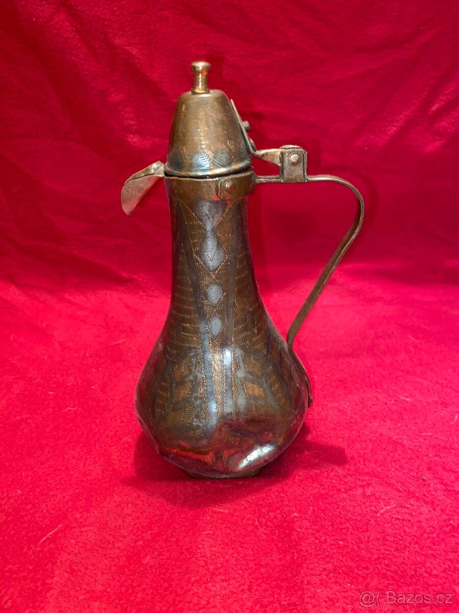 Sbírka mosazných a měděných nádob - 16