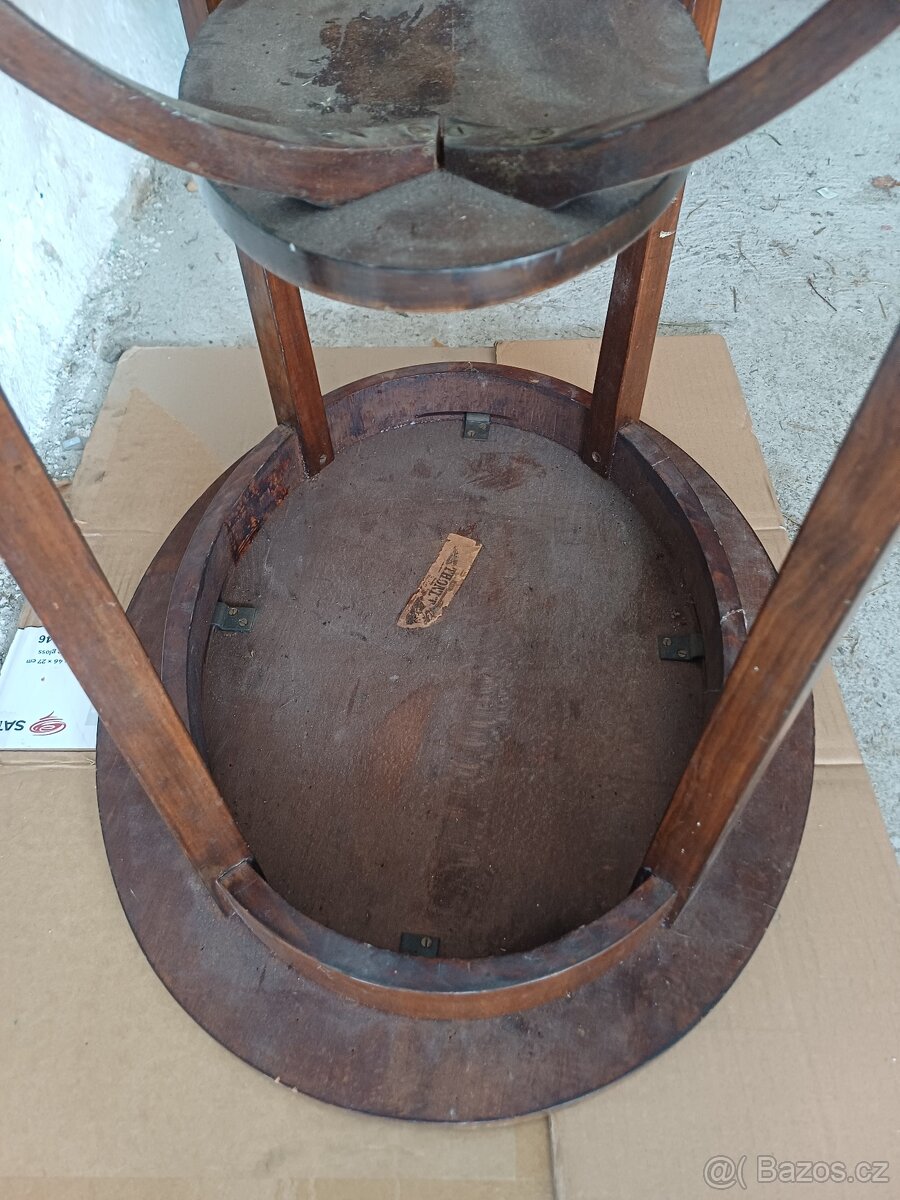 Stolek Thonet - 16