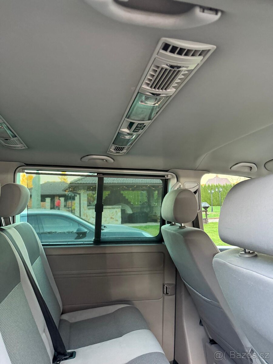 Volkswagen Transporter Caravelle T5.1 Long - 16