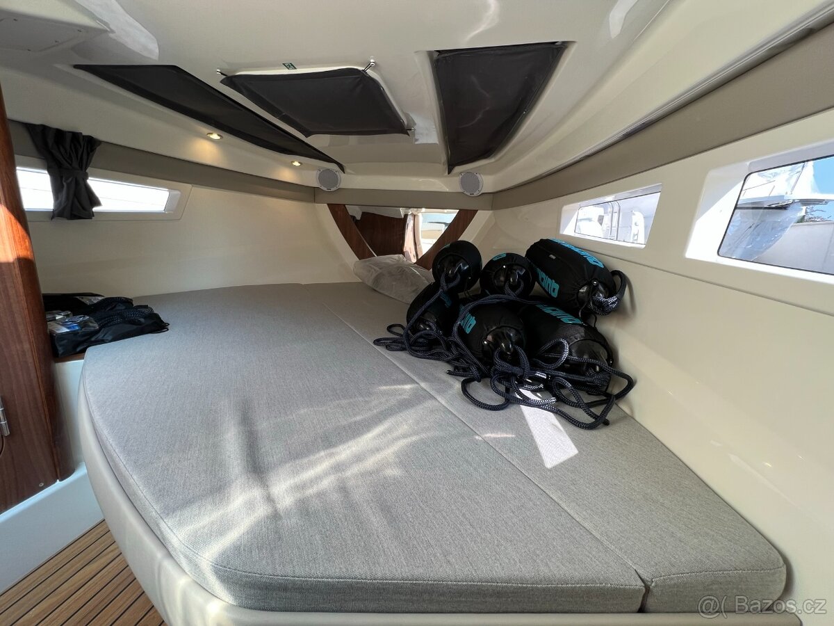 QUICKSILVER Activ 805 CRUISER + MERCURY F 250 V8 EFI EXLPT D - 16