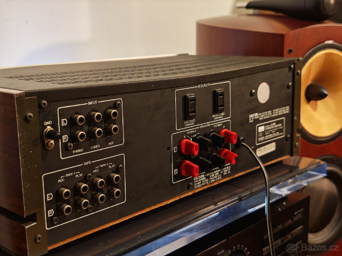 Zesilovač SANSUI - 16