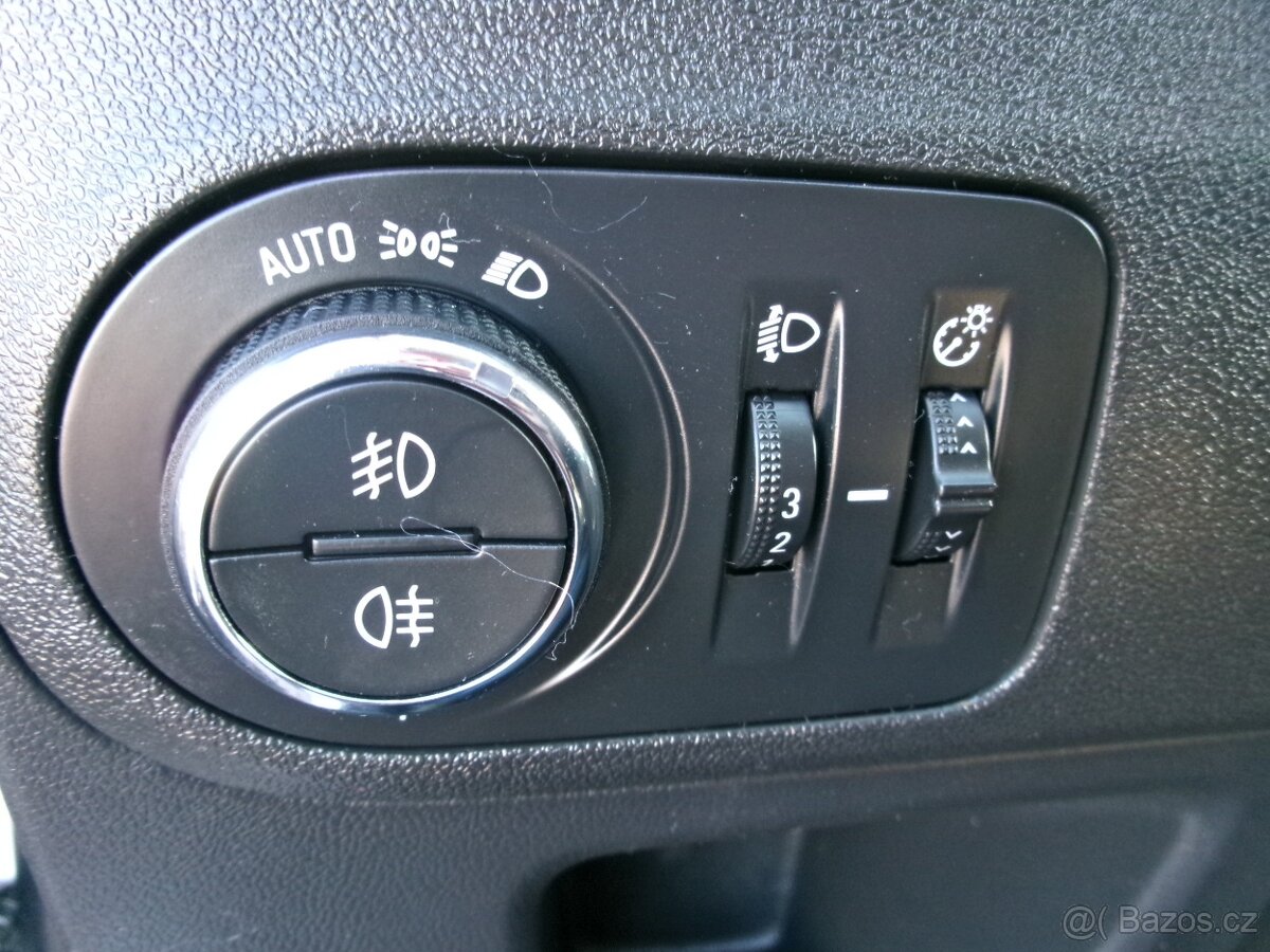 PRODÁM Opel Crossland X 1.2i - 16