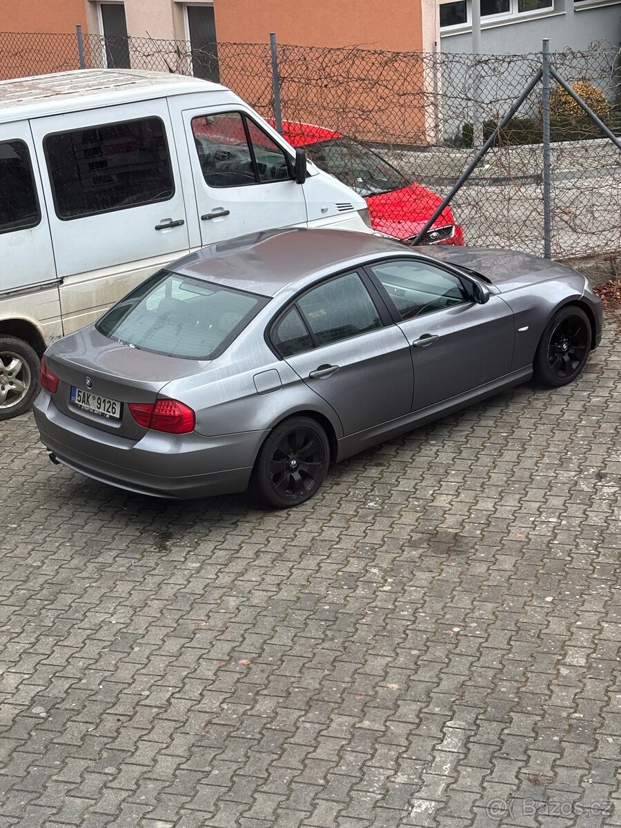 BMW e90 facelift 320d - 16