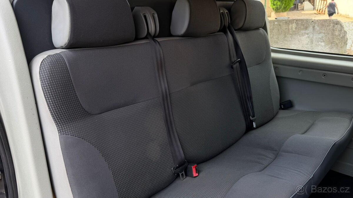 Opel Vivaro, rok výroby 2015. - 16