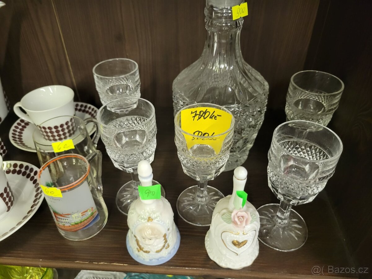 Křišťál a porcelán - 16