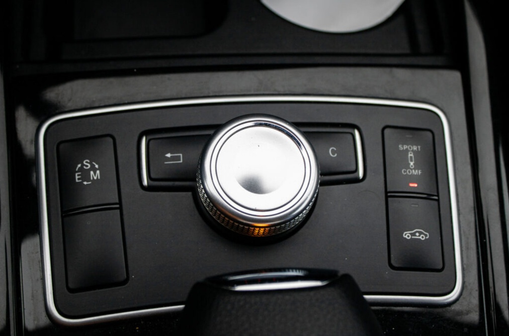 Mercedes-Benz E trieda Sedan 350 CDI BlueEFFICIENCY 4MATIC, - 16