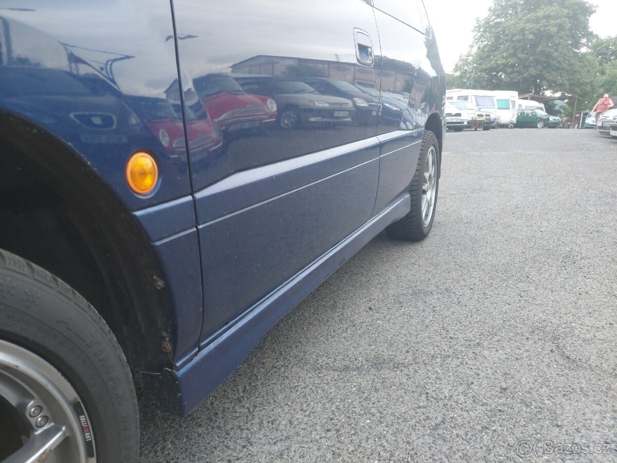 Mitsubishi Space Runner - 16