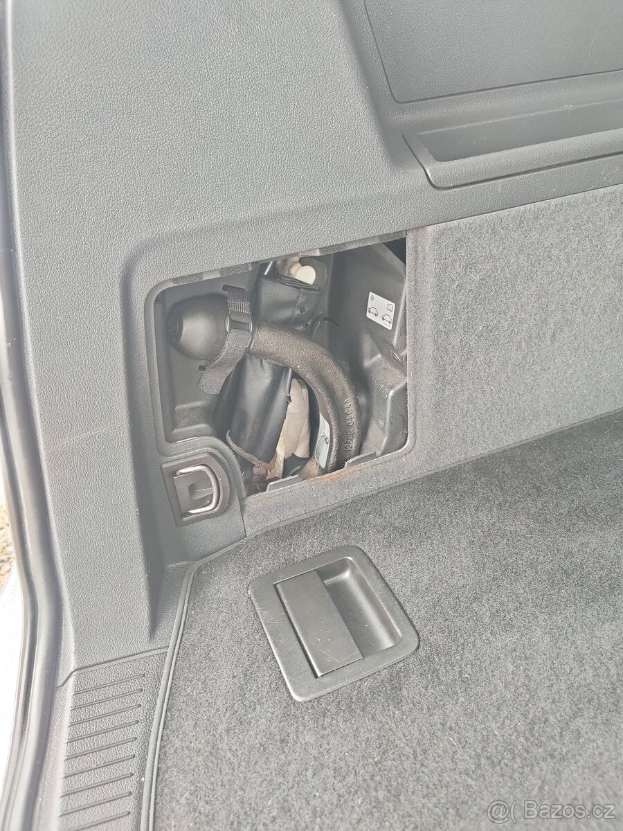 Vw Touran 2.0 TDI,103 kW,138.800 km,1 majitel,bez koroze - 16