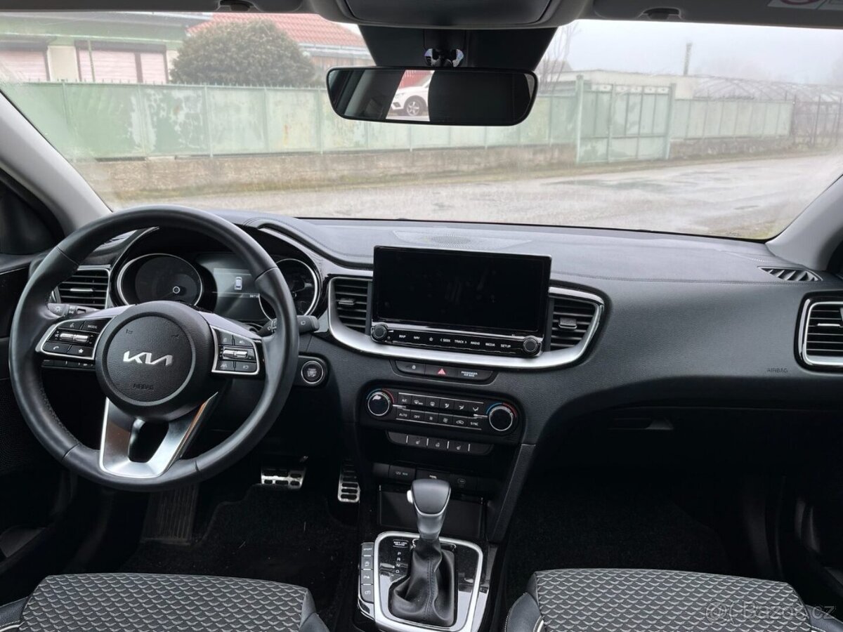 Kia Ceed SW 1.5 T-GDI - 16